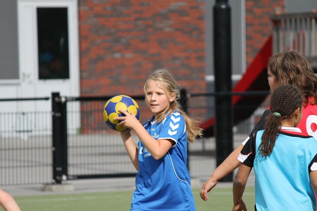 KVT E2 tegen DSC 102.jpg